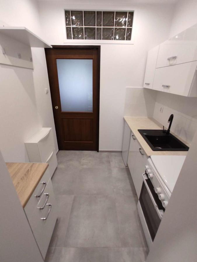 Obok Szczesliwej 7 Appartement Gliwice Buitenkant foto